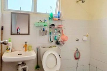 Wassion Avenue Upper Unit Townhouse For Sale