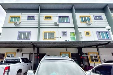 Wassion Avenue Upper Unit Townhouse For Sale