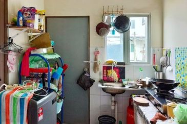 Wassion Avenue Upper Unit Townhouse For Sale