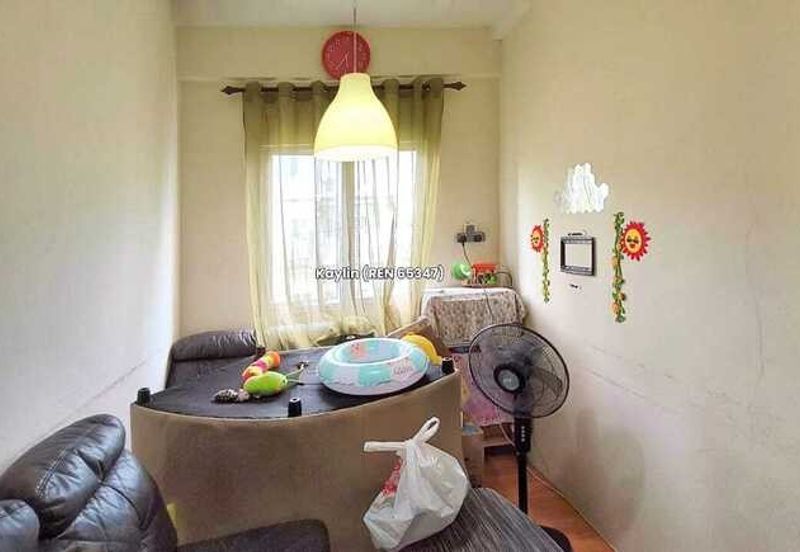 Wassion Avenue Upper Unit Townhouse For Sale