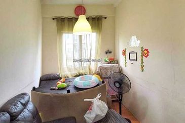 Wassion Avenue Upper Unit Townhouse For Sale