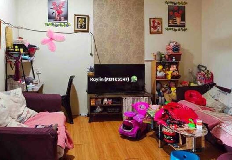 Wassion Avenue Upper Unit Townhouse For Sale