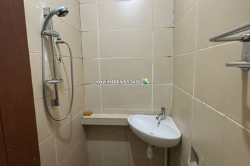 3-Storey Corner Shoplot for Sale @ Carpenter Street, Ewe Hai Street