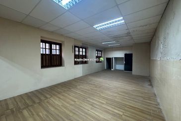 3-Storey Corner Shoplot for Sale @ Carpenter Street, Ewe Hai Street