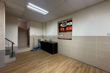 3-Storey Corner Shoplot for Sale @ Carpenter Street, Ewe Hai Street