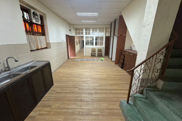 3-Storey Corner Shoplot for Sale @ Carpenter Street, Ewe Hai Street