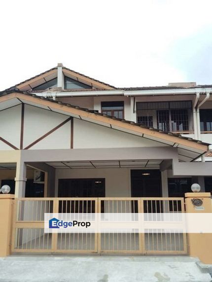 Freehold Double Storey Terrace Intermediate at Stutong for sale, , 