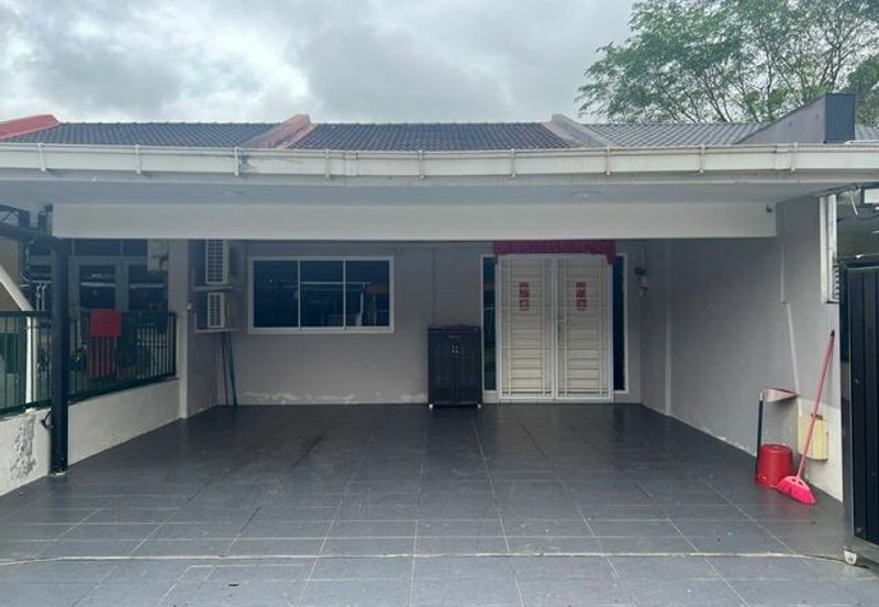 Single Storey Terrace Intermediate at Setia Raja Stutong for sale