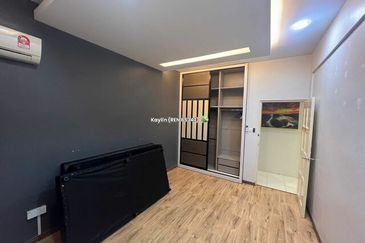 Single Storey Terrace Intermediate at Setia Raja Stutong for sale