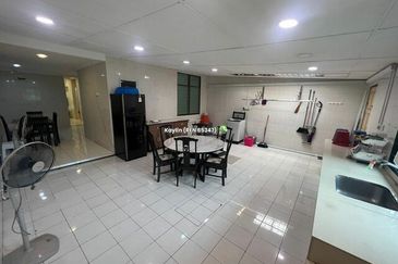 Single Storey Terrace Intermediate at Setia Raja Stutong for sale