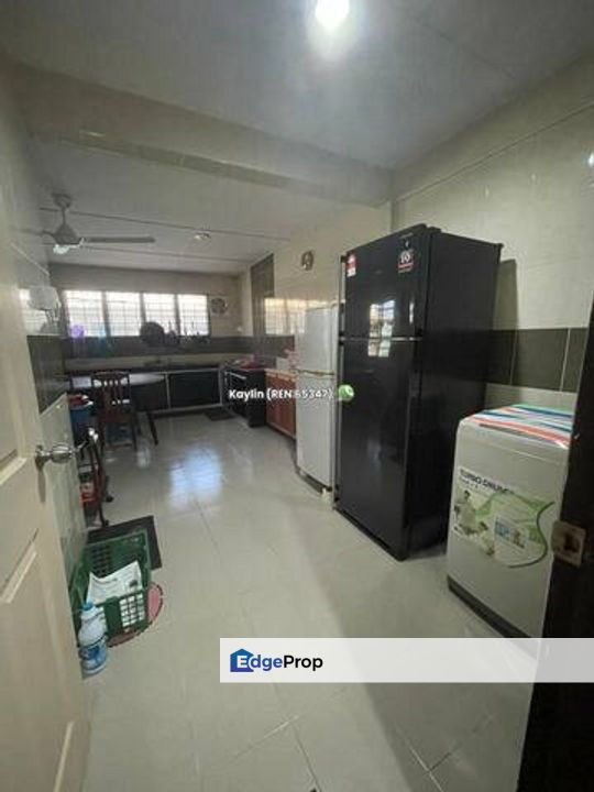 Double Storey Terrace Intermediate at Beverly Garden, Siburan (13th Mile) for sale, , 