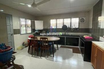 Beverly Garden, Siburan