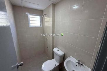 Pine Square brand new unit at SP Lodge Batu Kawa for rent