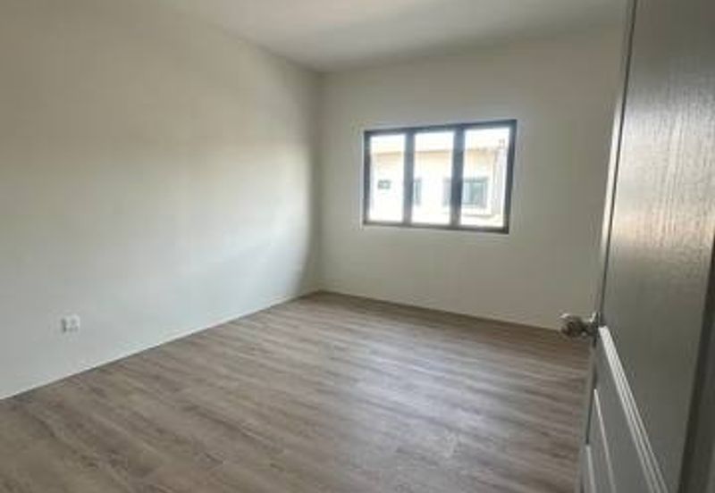 Kensho Upper Unit Townhouse at Batu kawah for Sale