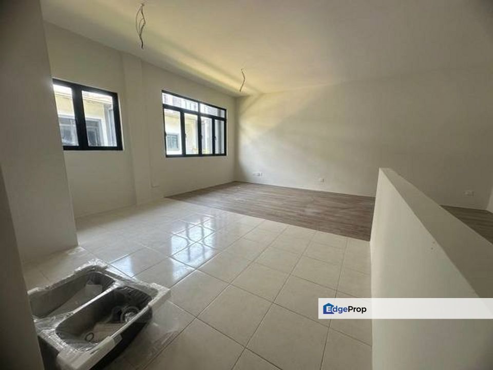 Kensho Upper Unit Townhouse at Batu kawah for Sale, Sarawak, Kuching