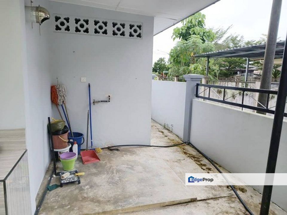 Double Storey Semi-Detached House at Uni Garden for Sale, , 