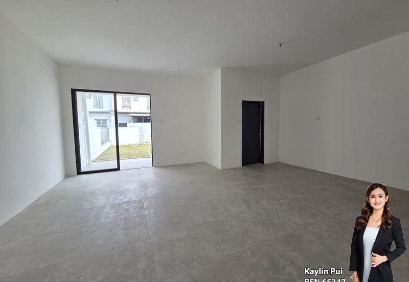 Super large unit of 2.5 Storey Terrace at Taman Depo Link (Phase 2) for Sale