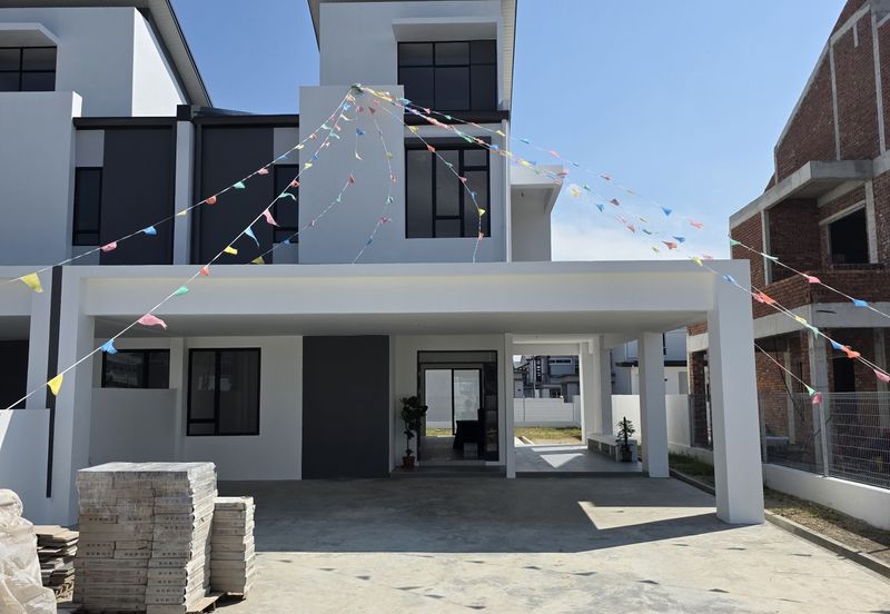 Super large unit of 2.5 Storey Terrace Corner at Taman Depo Link (Phase 2) for Sale