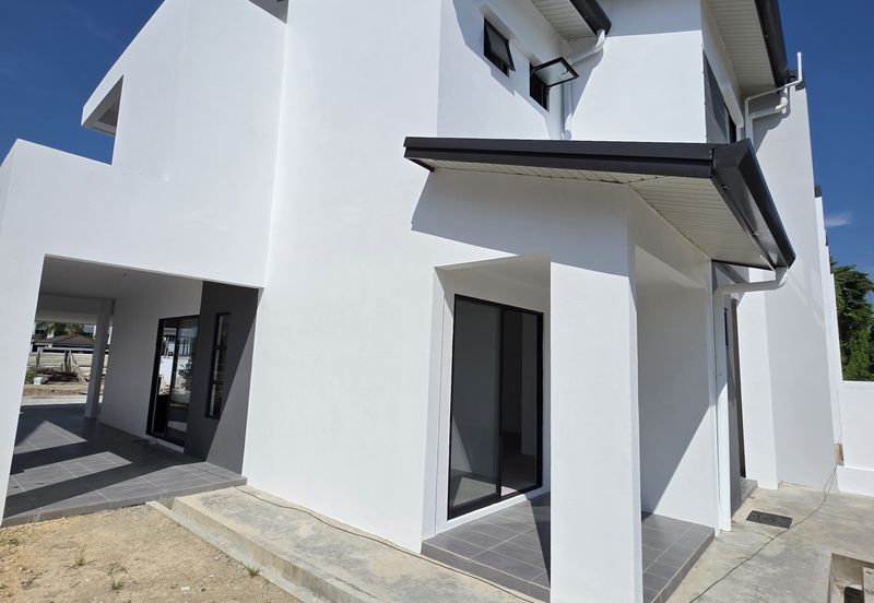 Super large unit of 2.5 Storey Terrace Corner at Taman Depo Link (Phase 2) for Sale