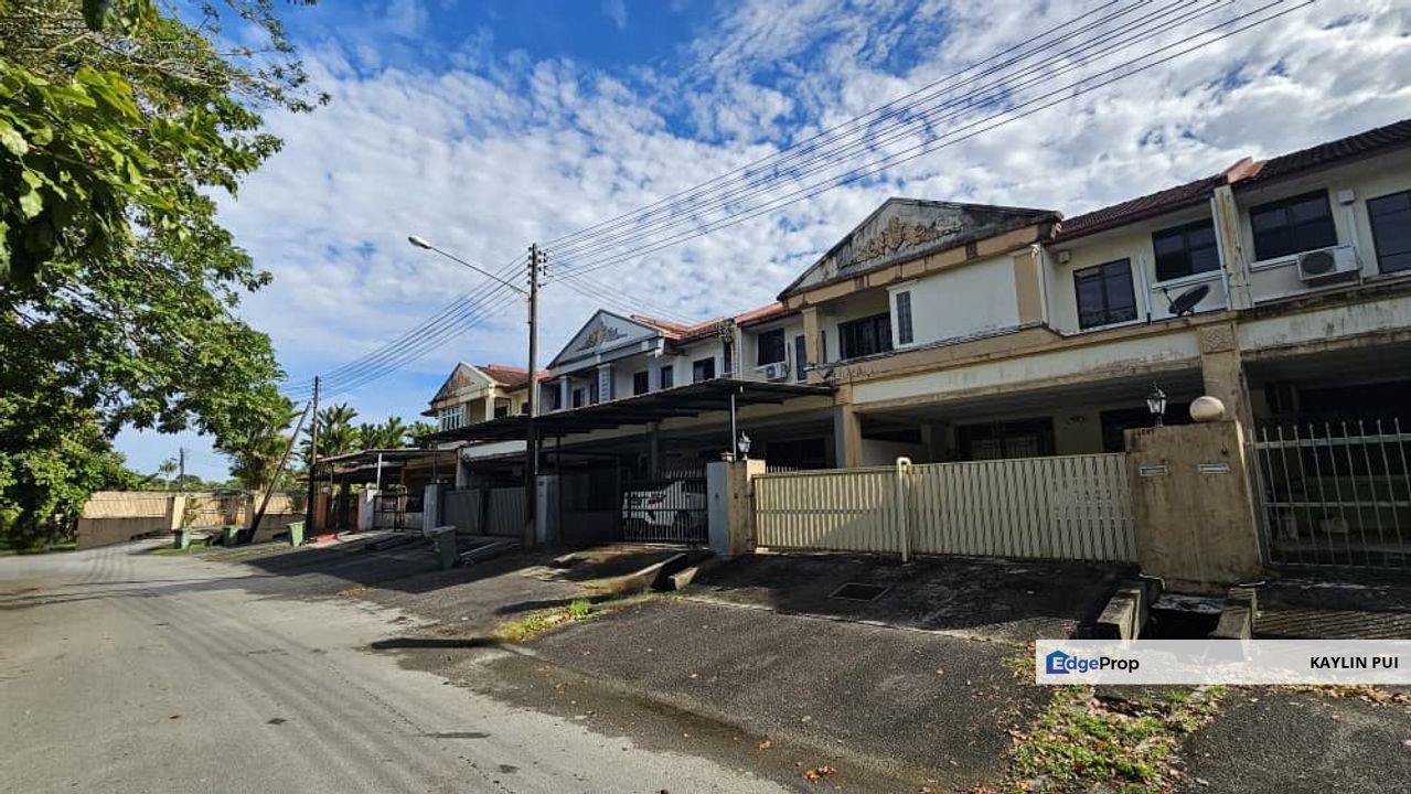Double Storey Terrace Intermediate House at Sri Segedup Batu Kawa For Sale, Sarawak, Kuching