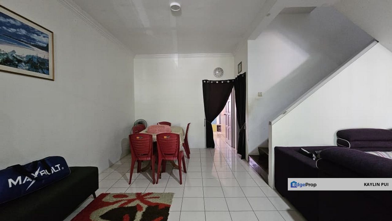 Double Storey Terrace Intermediate House at Sri Segedup Batu Kawa For Sale, Sarawak, Kuching