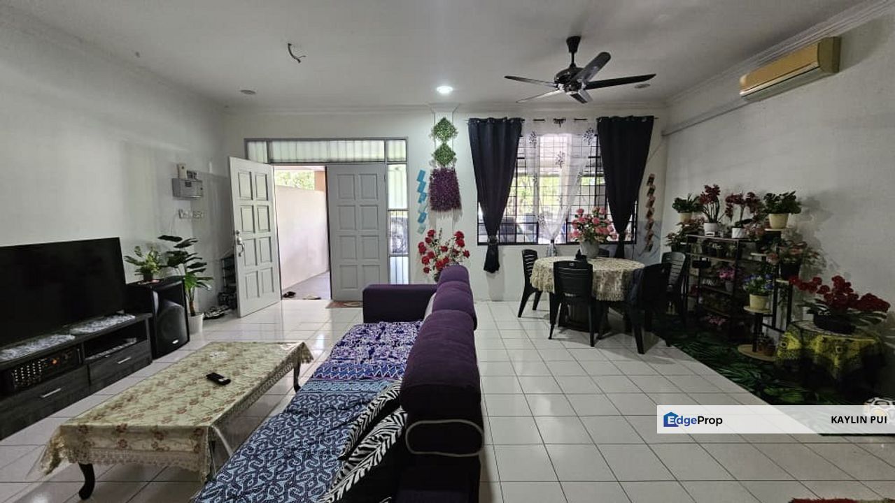 Double Storey Terrace Intermediate House at Sri Segedup Batu Kawa For Sale, Sarawak, Kuching