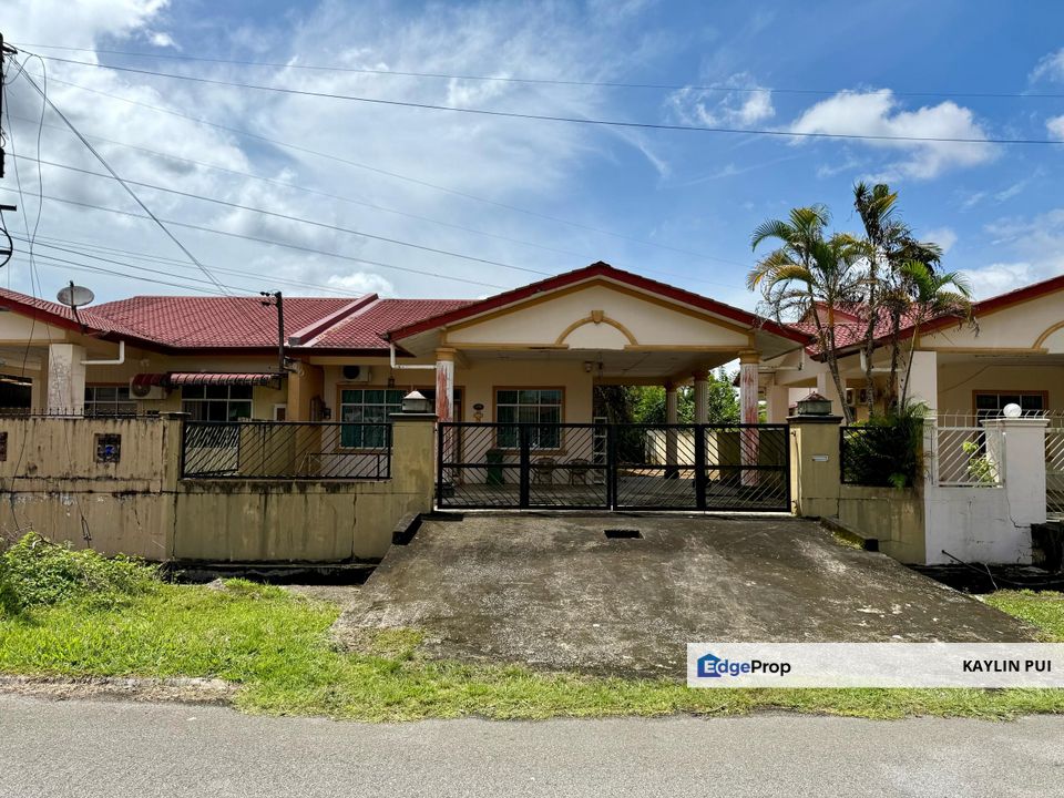 Single Storey Semi-Detached house at 13th Mile Beverly Garden Jalan Kuching - Serian for sale, Sarawak, Kota Samarahan