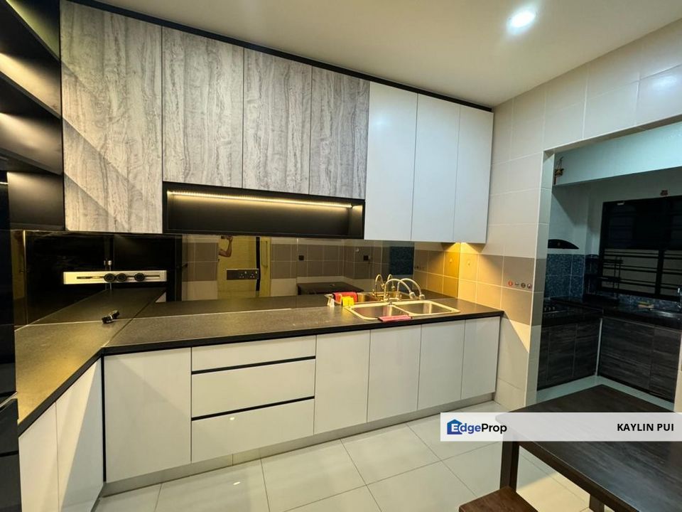 Double Storey Intermediate at City Mall batu kawa for sale, Sarawak, Kuching