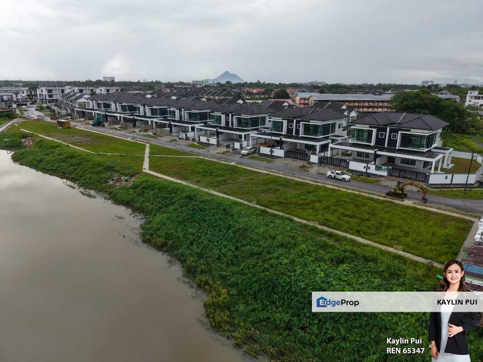 Double Storey Semi-detached house at Regent Height, Stapok, Sarawak, Kuching