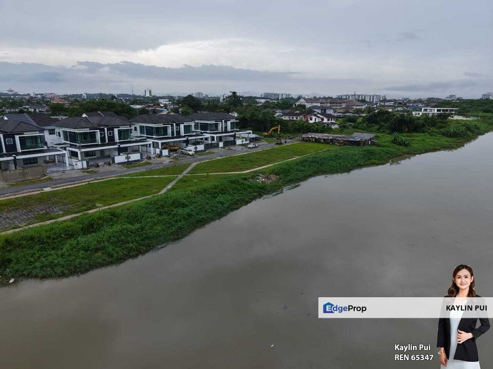 Double Storey Semi-detached house at Regent Height, Stapok, Sarawak, Kuching