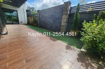 3-Storey Bungalow/Detached House at Windsor Estate for rent