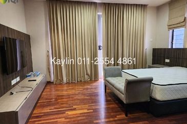 3-Storey Bungalow/Detached House at Windsor Estate for rent