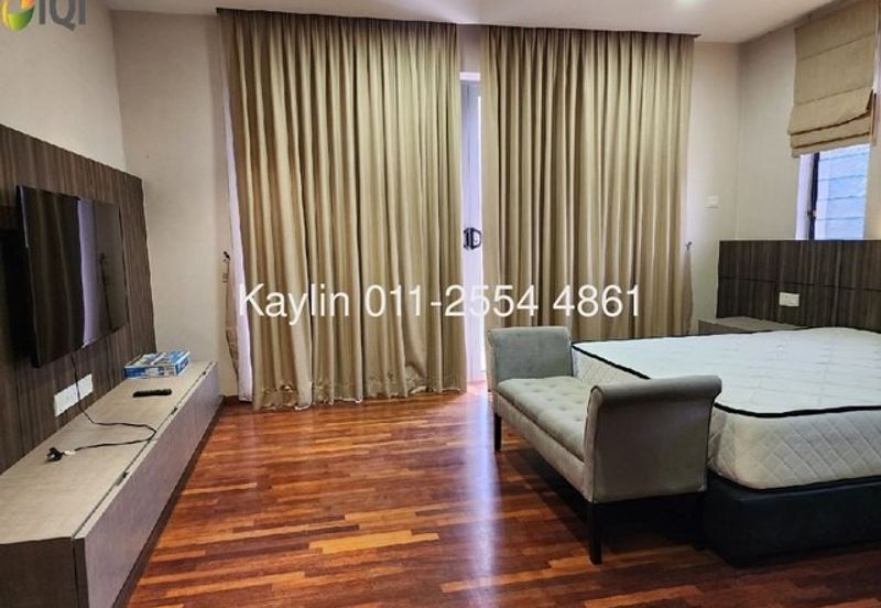 3-Storey Bungalow/Detached House at Windsor Estate for rent