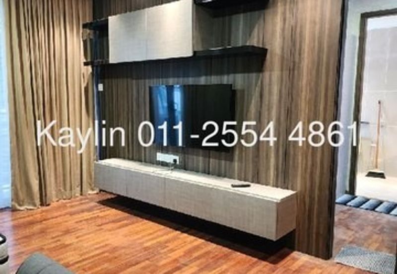 3-Storey Bungalow/Detached House at Windsor Estate for rent