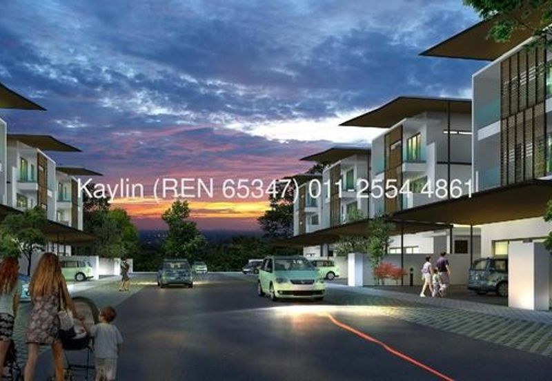 3-Storey Bungalow/Detached House at Windsor Estate for rent