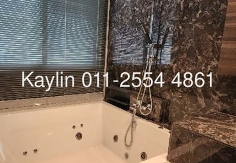 3-Storey Bungalow/Detached House at Windsor Estate for rent