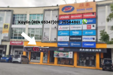 3 Storey Shoplot near Aiman Mall Kota Samarahan for sale