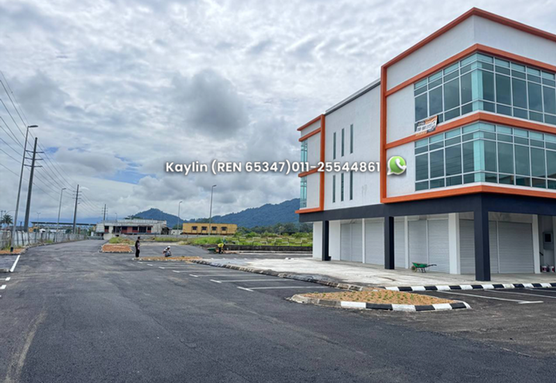 Serian Tarat Commercial 3-storey Shoplot for Sale