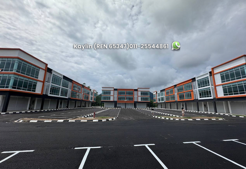 Serian Tarat Commercial 3-storey Shoplot for Sale