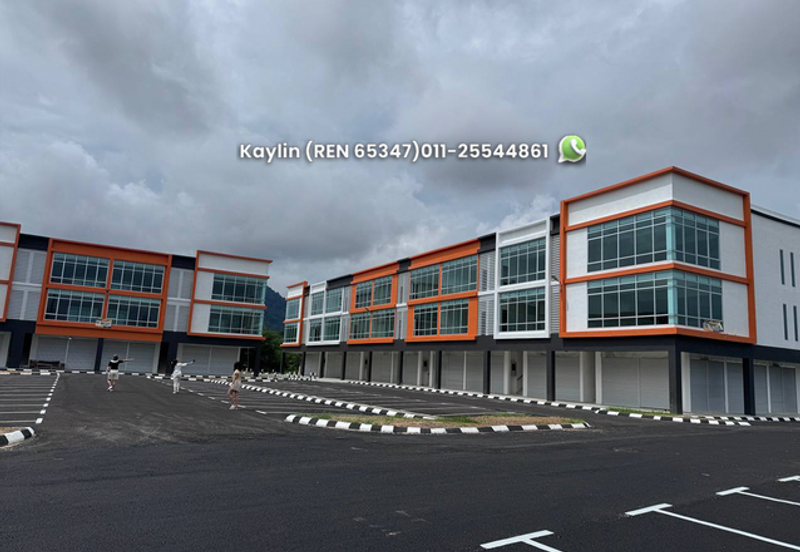 Serian Tarat Commercial 3-storey Shoplot for Sale