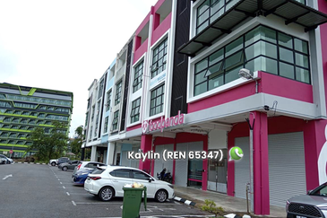 First Floor Intermediate/Corner Shoplot for Rent