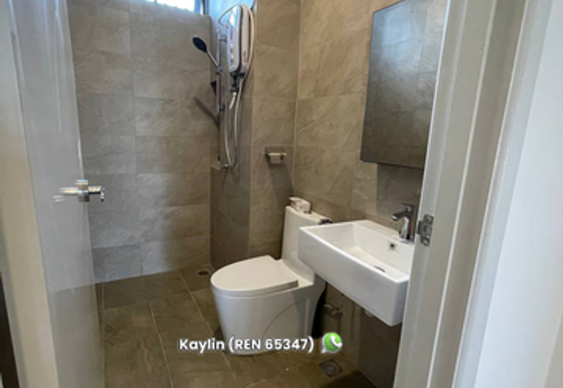 Alyvia brand new upper unit townhouse @ Northbank for rent