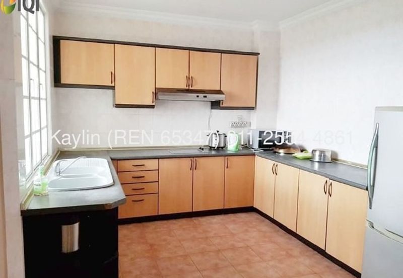 De Summit Condominium