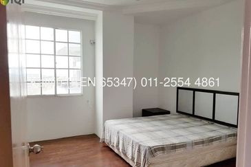 De Summit Condominium