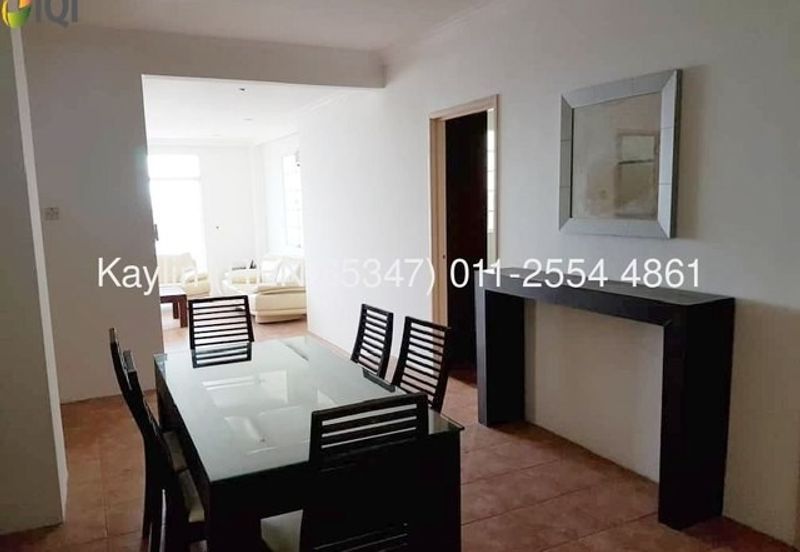 De Summit Condominium