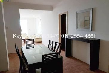 De Summit Condominium