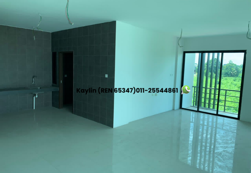 D'Belle Residence Corner Townhouse 2.5 storey Upper Unit for sale [Below Bank Value]