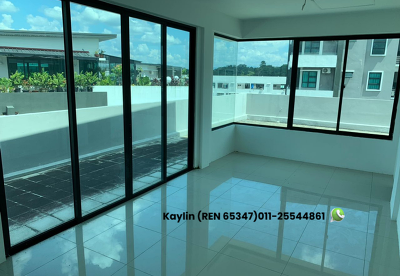 D'Belle Residence Corner Townhouse 2.5 storey Upper Unit for sale [Below Bank Value]