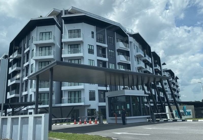 Royal Oak Condominium