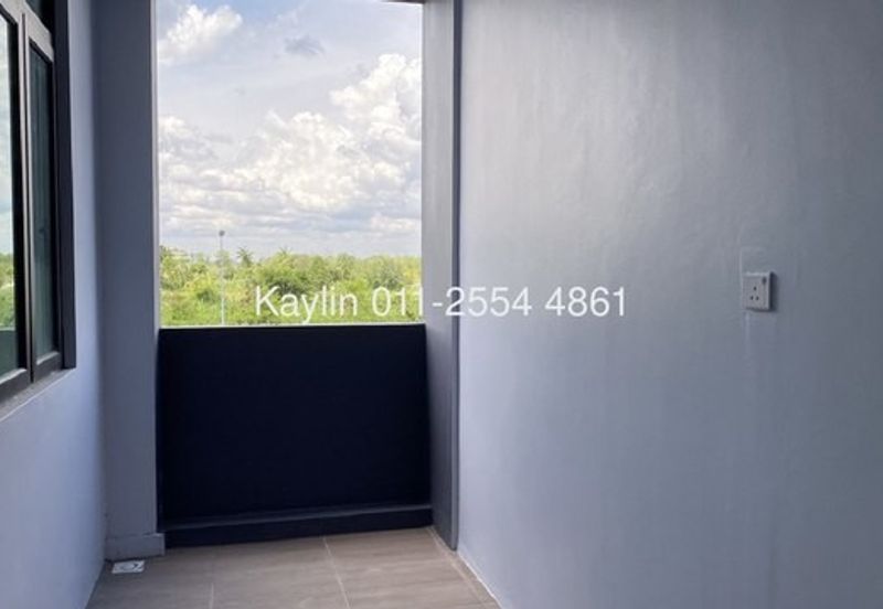 Royal Oak Condominium